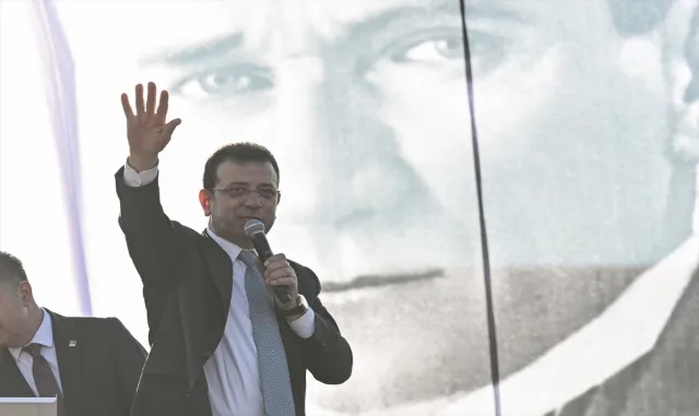 CHP Genel Başkanı Özel, Sultangazi’deki Halk Buluşması’nda konuştu: CHP Genel Başkanı Özel, Sultangazi’deki Halk Buluşması’nda konuştu: