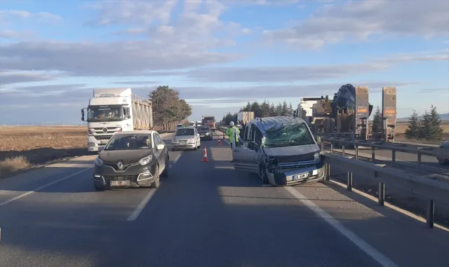 Eskişehir’de tankerle çarpışan hafif ticari araçtaki kadın öldü, eşi yaralandı Eskişehir’de tankerle çarpışan hafif ticari araçtaki kadın öldü, eşi yaralandı