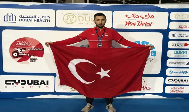 Görme engelli milli sporcu Oğuz Akbulut, Birleşik Arap Emirlikleri’nde gümüş madalya kazandı Görme engelli milli sporcu Oğuz Akbulut, Birleşik Arap Emirlikleri’nde gümüş madalya kazandı