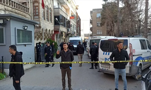 GÜNCELEME - Şanlıurfa’da tabancayla karısını vurarak öldüren kişi intihar etti GÜNCELEME - Şanlıurfa’da tabancayla karısını vurarak öldüren kişi intihar etti