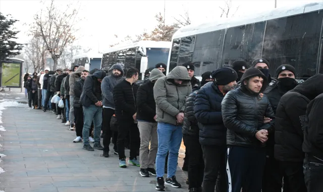 GÜNCELLEME - Erzurum merkezli "Sibergöz-20" operasyonunda yakalanan 71 zanlıdan 65’i tutuklandı GÜNCELLEME - Erzurum merkezli "Sibergöz-20" operasyonunda yakalanan 71 zanlıdan 65’i tutuklandı