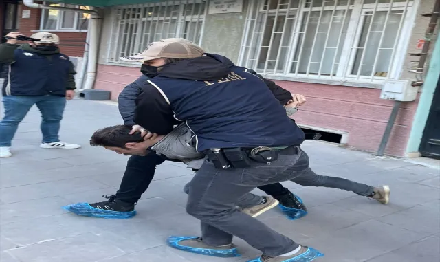 GÜNCELLEME - Eskişehir’de sosyal medyada terör örgütü propagandası yapan zanlı tutuklandı GÜNCELLEME - Eskişehir’de sosyal medyada terör örgütü propagandası yapan zanlı tutuklandı