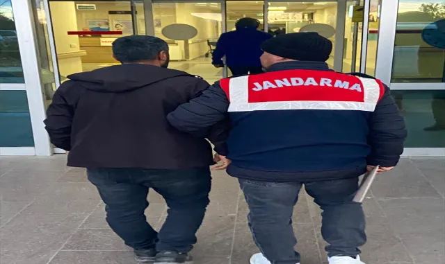 GÜNCELLEME - İzmir’de sosyal medyadan terör örgütü propagandası suçlamasıyla 10 kişi yakalandı GÜNCELLEME - İzmir’de sosyal medyadan terör örgütü propagandası suçlamasıyla 10 kişi yakalandı
