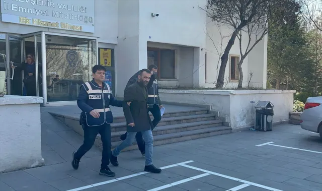 GÜNCELLEME - Nevşehir’de bir kişinin pompalı tüfekle öldürülmesiyle ilgili 4 zanlı tutuklandı GÜNCELLEME - Nevşehir’de bir kişinin pompalı tüfekle öldürülmesiyle ilgili 4 zanlı tutuklandı