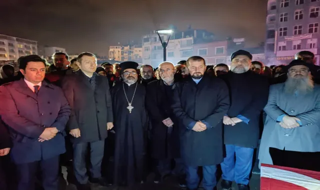 Hatay Arsuz ve Samandağ’da depremde yaşamını yitirenler anıldı Hatay Arsuz ve Samandağ’da depremde yaşamını yitirenler anıldı