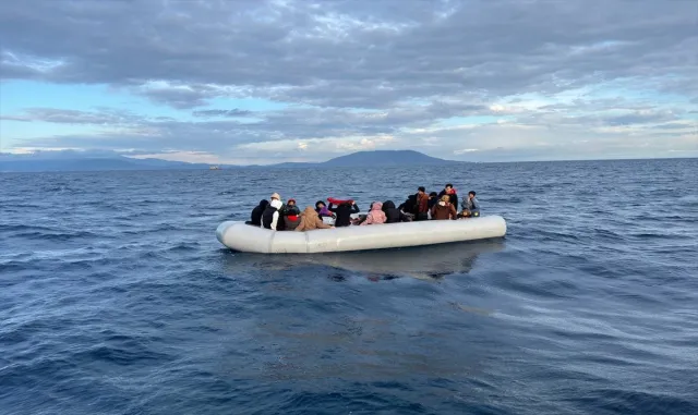 İzmir açıklarında 43 düzensiz göçmen kurtarıldı İzmir açıklarında 43 düzensiz göçmen kurtarıldı