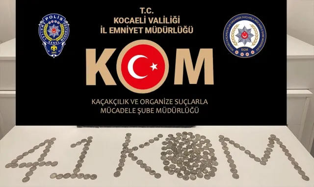 Kocaeli’de tarihi eser kaçakçılığı iddiasıyla 3 zanlı tutuklandı Kocaeli’de tarihi eser kaçakçılığı iddiasıyla 3 zanlı tutuklandı