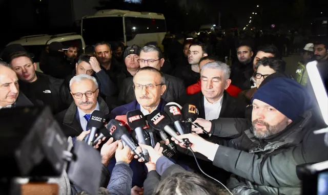 Kocaeli’deki fabrikada 7 işçiyi rehin alan şüpheli tutuklandı Kocaeli’deki fabrikada 7 işçiyi rehin alan şüpheli tutuklandı