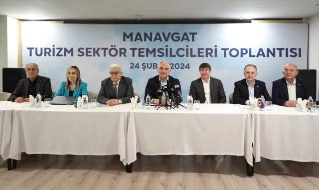 Kültür ve Turizm Bakanı Ersoy, Antalya’da turizm sektörü temsilcileriyle buluştu: Kültür ve Turizm Bakanı Ersoy, Antalya’da turizm sektörü temsilcileriyle buluştu: