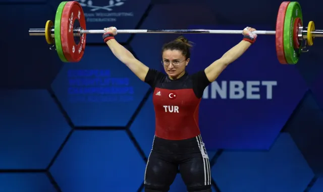 Milli halterci Aysel Özkan’dan Avrupa Şampiyonası’nda bronz madalya Milli halterci Aysel Özkan’dan Avrupa Şampiyonası’nda bronz madalya