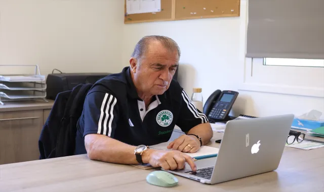 Panathinaikos Teknik Direktörü Fatih Terim, AA’nın "Yılın Kareleri" oylamasına katıldı Panathinaikos Teknik Direktörü Fatih Terim, AA’nın "Yılın Kareleri" oylamasına katıldı