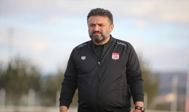 Sivasspor Teknik Direktörü Bülent Uygun, taraftardan destek istedi: Sivasspor Teknik Direktörü Bülent Uygun, taraftardan destek istedi: