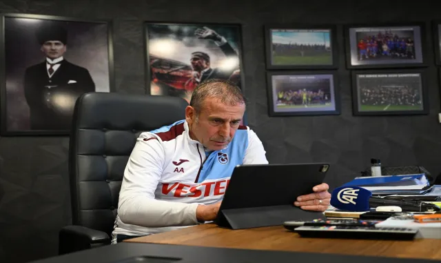Trabzonspor Teknik Direktörü Avcı, AA’nın "Yılın Kareleri" oylamasına katıldı: Trabzonspor Teknik Direktörü Avcı, AA’nın "Yılın Kareleri" oylamasına katıldı: