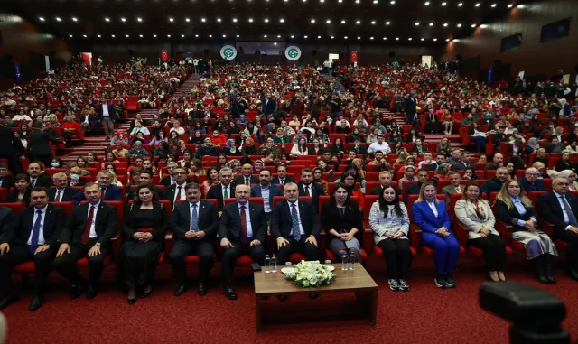 Çalışma ve Sosyal Güvenlik Bakanı Işıkhan, "İş-Pozitif Adana Tanıtım Programı"nda konuştu: Çalışma ve Sosyal Güvenlik Bakanı Işıkhan, "İş-Pozitif Adana Tanıtım Programı"nda konuştu: