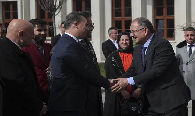 Çevre, Şehircilik ve İklim Değişikliği Bakanı Özhaseki, Saraçoğlu Mahallesi’ni ziyaret etti: Çevre, Şehircilik ve İklim Değişikliği Bakanı Özhaseki, Saraçoğlu Mahallesi’ni ziyaret etti: