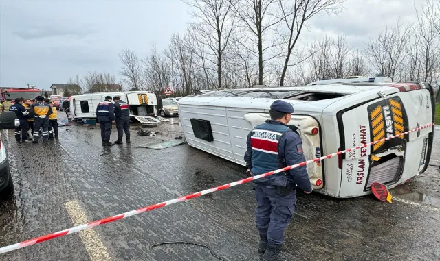 GÜNCELLEME - Bartın’da işçi servisleri çarpıştı, 1 kişi öldü, 29 kişi yaralandı GÜNCELLEME - Bartın’da işçi servisleri çarpıştı, 1 kişi öldü, 29 kişi yaralandı