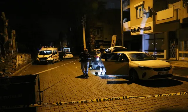 GÜNCELLEME - İzmir’de silahlı saldırıya uğrayan 17 yaşındaki genç öldü GÜNCELLEME - İzmir’de silahlı saldırıya uğrayan 17 yaşındaki genç öldü