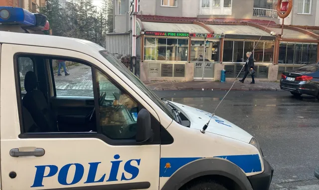 GÜNCELLEME - Kayseri’de fırında çıkan silahlı kavgada 1 kişi öldü, 1 kişi yaralandı GÜNCELLEME - Kayseri’de fırında çıkan silahlı kavgada 1 kişi öldü, 1 kişi yaralandı