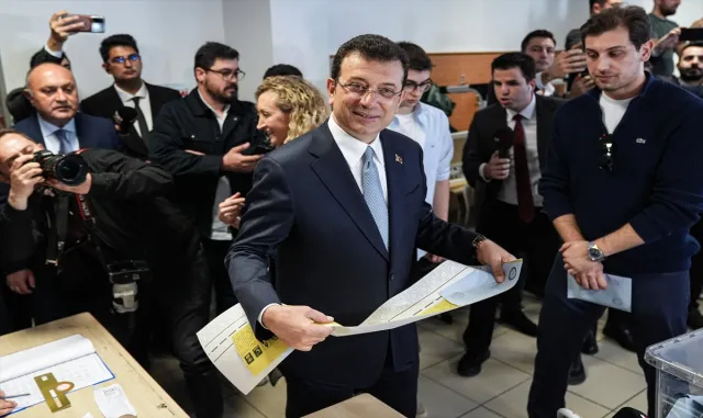 İstanbul Büyükşehir Belediye Başkanı İmamoğlu, Beylikdüzü’nde oyunu kullandı: İstanbul Büyükşehir Belediye Başkanı İmamoğlu, Beylikdüzü’nde oyunu kullandı: