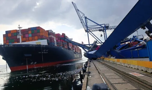 Kocaeli’de geminin çarpması sonucu vinçlerin devrilmesine ilişkin şirketten açıklama: Kocaeli’de geminin çarpması sonucu vinçlerin devrilmesine ilişkin şirketten açıklama: