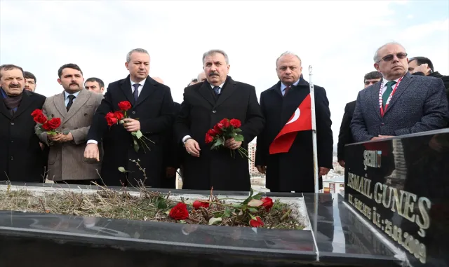 Muhsin Yazıcıoğlu ve beraberindekiler Sivas’ta anıldı Muhsin Yazıcıoğlu ve beraberindekiler Sivas’ta anıldı