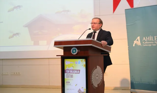 Niğde’de arı yetiştiricilerine yönelik kurs düzenlendi Niğde’de arı yetiştiricilerine yönelik kurs düzenlendi