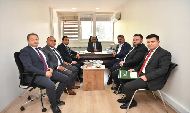 Başkan Büyükkılıç, belediye meclisindeki siyasi partilerin meclis üyelerini ziyaret etti Başkan Büyükkılıç, belediye meclisindeki siyasi partilerin meclis üyelerini ziyaret etti
