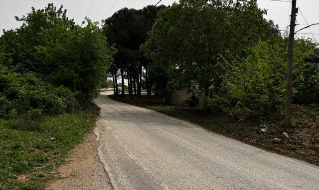 GÜNCELLEME - Kemik ve kıyafet parçalarının bulunduğu Korhan Berzeg’in evinin yakınında çalışmalar sürüyor GÜNCELLEME - Kemik ve kıyafet parçalarının bulunduğu Korhan Berzeg’in evinin yakınında çalışmalar sürüyor