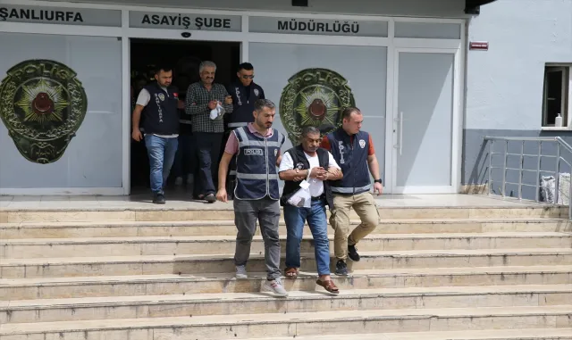 GÜNCELLEME - Şanlıurfa’da fuhuş operasyonunda yakalanan 6 şüpheli tutuklandı GÜNCELLEME - Şanlıurfa’da fuhuş operasyonunda yakalanan 6 şüpheli tutuklandı