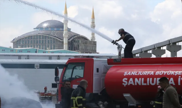 GÜNCELLEME - Şanlıurfa’da tekstil fabrikasında yangın çıktı GÜNCELLEME - Şanlıurfa’da tekstil fabrikasında yangın çıktı