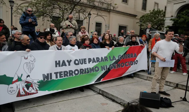 İspanyol sanatçılar ve aydınlar Filistin’e destek için bir araya geldi İspanyol sanatçılar ve aydınlar Filistin’e destek için bir araya geldi