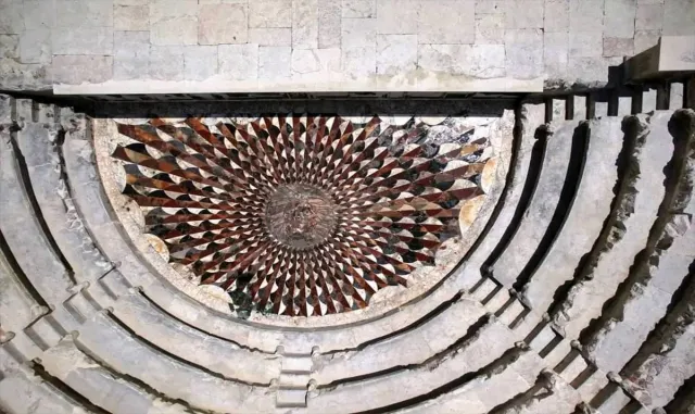 Kibyra Antik Kenti’ndeki Medusa mozaiği ziyarete açıldı Kibyra Antik Kenti’ndeki Medusa mozaiği ziyarete açıldı