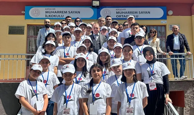 Kırşehir’de ortaokulda TÜBİTAK 4006 Bilim Fuarı açıldı Kırşehir’de ortaokulda TÜBİTAK 4006 Bilim Fuarı açıldı