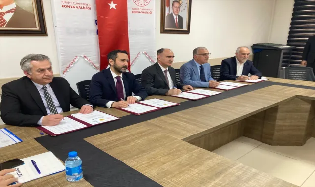 Konya Mesleki Eğitim İstihdam Fuarı iş birliği için imza töreni Konya Mesleki Eğitim İstihdam Fuarı iş birliği için imza töreni