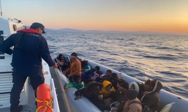 Muğla açıklarında 29 düzensiz göçmen kurtarıldı Muğla açıklarında 29 düzensiz göçmen kurtarıldı