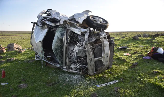Şanlıurfa’da şarampole devrilen otomobildeki 1 kişi öldü, 3 kişi yaralandı Şanlıurfa’da şarampole devrilen otomobildeki 1 kişi öldü, 3 kişi yaralandı
