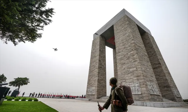 Şehitler Abidesi’nde Çanakkale Kara Savaşları’nın 109. yılı töreni Şehitler Abidesi’nde Çanakkale Kara Savaşları’nın 109. yılı töreni