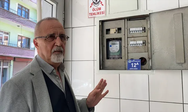 Zonguldak’ta maden ocağında elektrik akımına kapılan işçinin ölümüne ilişkin işletme müdürü tutuklandı Zonguldak’ta maden ocağında elektrik akımına kapılan işçinin ölümüne ilişkin işletme müdürü tutuklandı