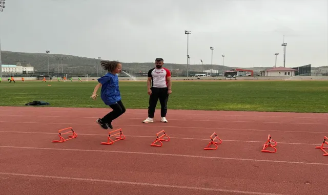 Afyonkarahisarlı özel sporcular, milli takım hedefiyle koşuyor Afyonkarahisarlı özel sporcular, milli takım hedefiyle koşuyor