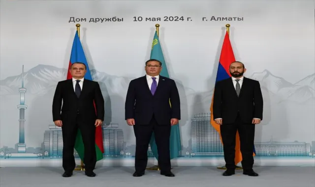 Azerbaycan ve Ermenistan dışişleri bakanları "barış anlaşması" için Kazakistan’da görüştü Azerbaycan ve Ermenistan dışişleri bakanları "barış anlaşması" için Kazakistan’da görüştü