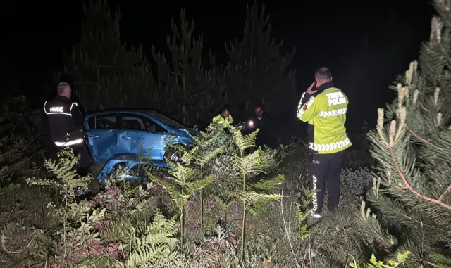 Bolu’da uçuruma yuvarlanan otomobildeki 1 kişi yaralandı Bolu’da uçuruma yuvarlanan otomobildeki 1 kişi yaralandı