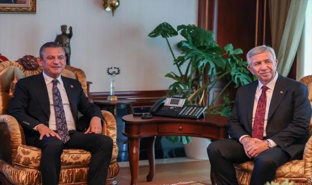 CHP Genel Başkanı Özel, ABB Başkanı Yavaş’ı ziyaretinde konuştu: CHP Genel Başkanı Özel, ABB Başkanı Yavaş’ı ziyaretinde konuştu: