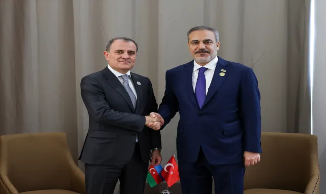 Dışişleri Bakanı Fidan, Azerbaycanlı mevkidaşı Bayramov ile bir araya geldi Dışişleri Bakanı Fidan, Azerbaycanlı mevkidaşı Bayramov ile bir araya geldi
