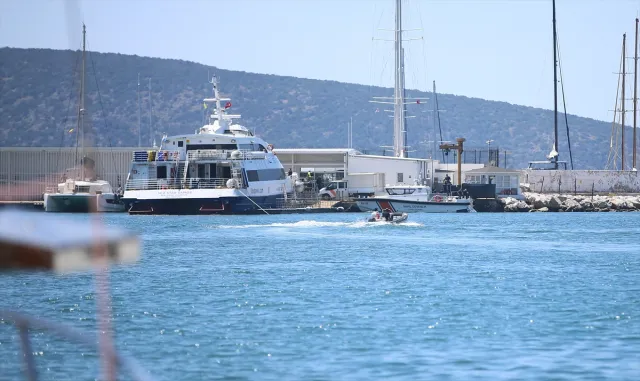 GÜNCELLEME - Bodrum açıklarında düzensiz göçmenleri taşıyan lastik bot battı GÜNCELLEME - Bodrum açıklarında düzensiz göçmenleri taşıyan lastik bot battı