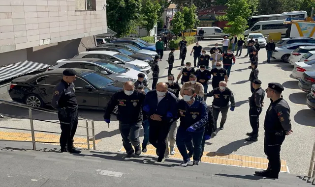GÜNCELLEME - Eskişehir’de parkta bir kişinin darbedilmesi ve bıçaklanmasıyla ilgili 5 şüpheliden 3’ü tutuklandı GÜNCELLEME - Eskişehir’de parkta bir kişinin darbedilmesi ve bıçaklanmasıyla ilgili 5 şüpheliden 3’ü tutuklandı