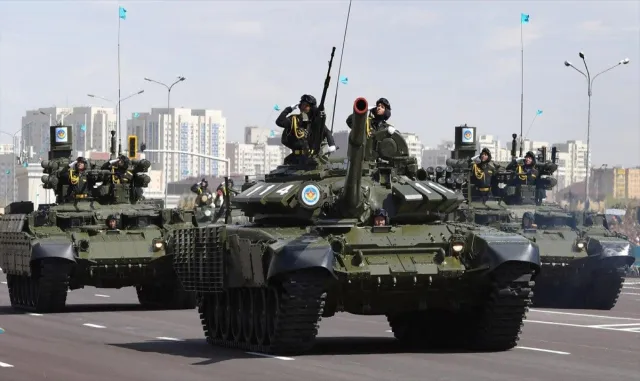 Kazakistan ordusu 32 yaşında Kazakistan ordusu 32 yaşında
