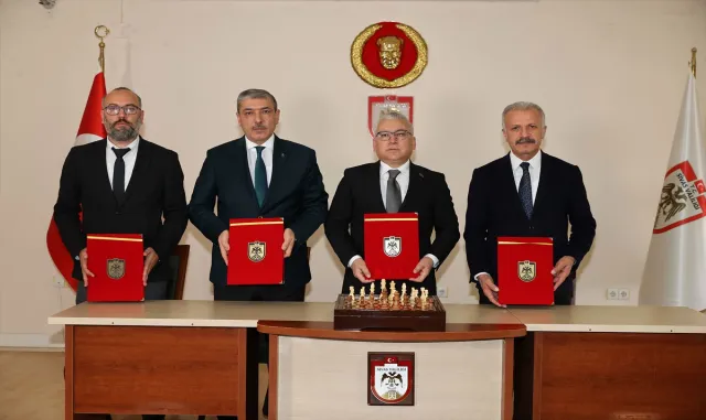 Sivas’ta "Minik Hamleler Projesi" ile 38 anaokulunda satranç sınıfı oluşturulacak Sivas’ta "Minik Hamleler Projesi" ile 38 anaokulunda satranç sınıfı oluşturulacak