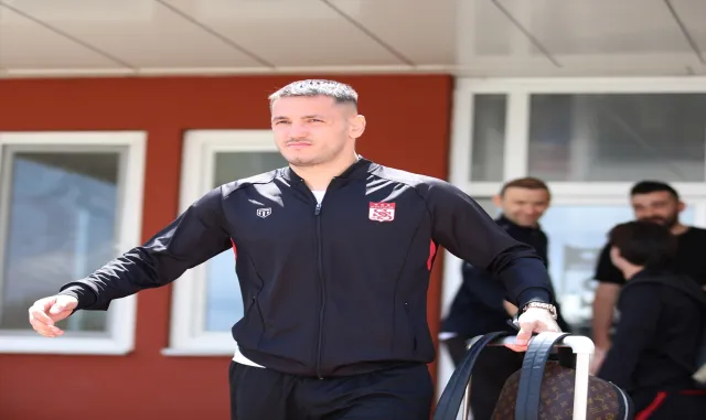 Sivasspor, Galatasaray maçı için İstanbul’a gitti Sivasspor, Galatasaray maçı için İstanbul’a gitti