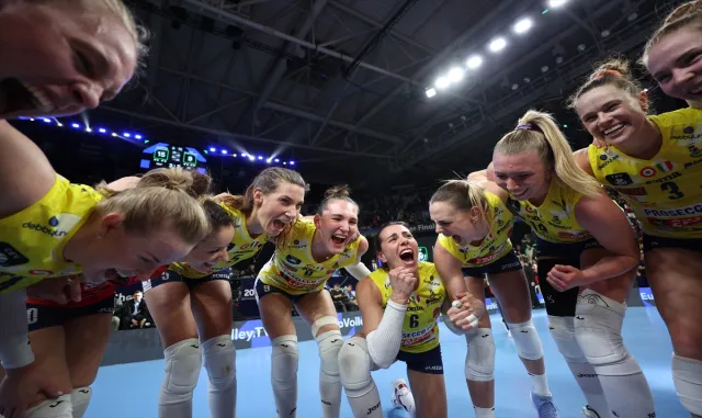Voleybol CEV Şampiyonlar Ligi Süper Finalleri’nin ödül töreni yapıldı Voleybol CEV Şampiyonlar Ligi Süper Finalleri’nin ödül töreni yapıldı