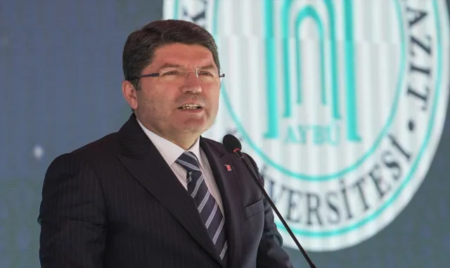 Adalet Bakanı Tunç, AYBÜ Hukuk Fakültesi mezuniyet töreninde konuştu: Adalet Bakanı Tunç, AYBÜ Hukuk Fakültesi mezuniyet töreninde konuştu: